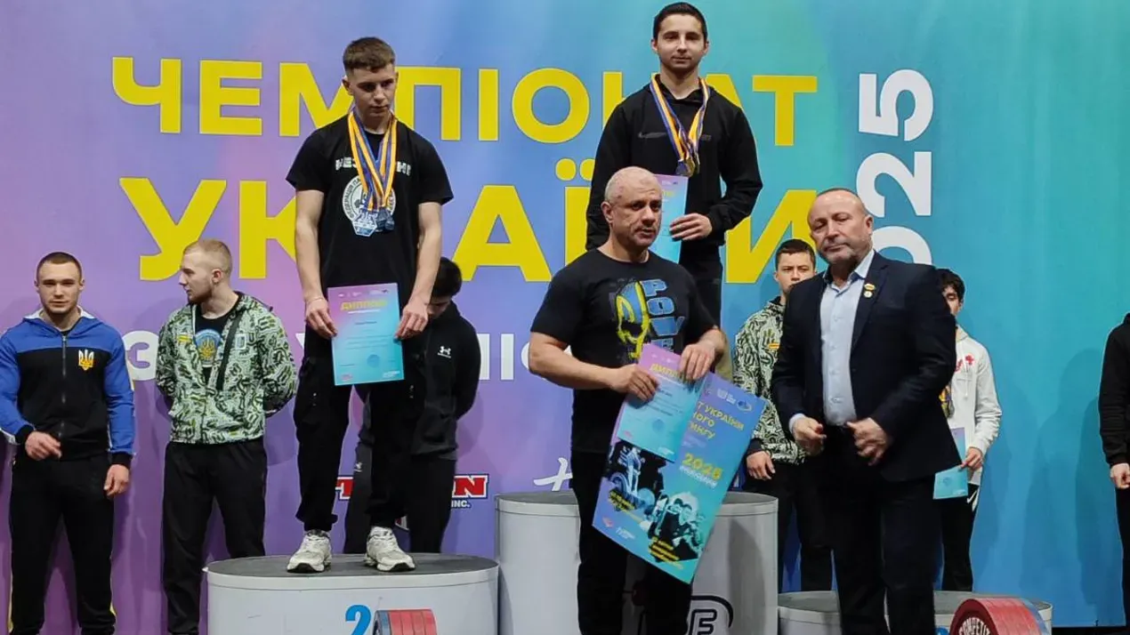 Чемпіон із Чернівців: студент ЧНУ увійшов до збірної України з пауерліфтингу!